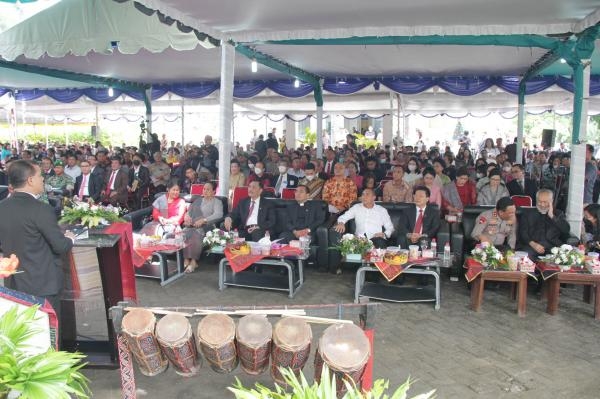 Hadiri Ibadah Syukur Awal Tahun Kantor Pusat HKBP, Edy Rahmayadi Harapkan Dukungan dan Doa